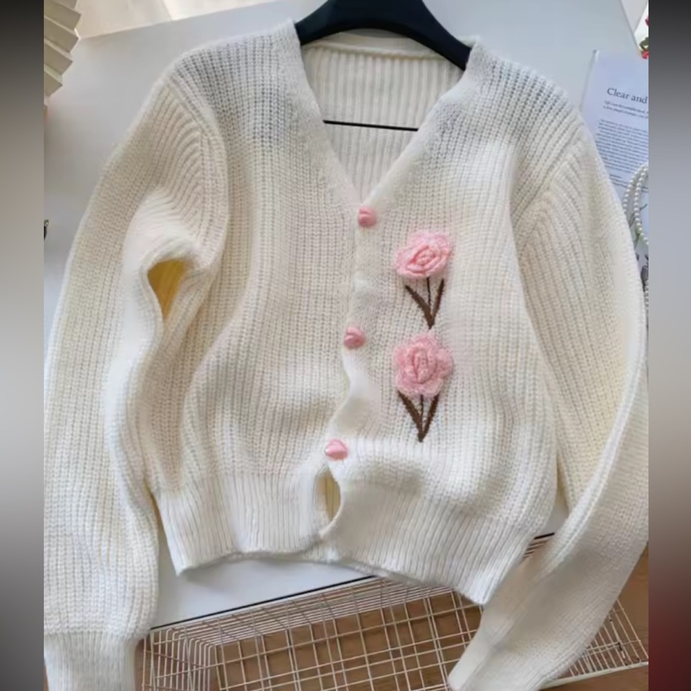 Flower cardigan sweater knit Cream pink Floral Sweater heart button down - Picture 3 of 3